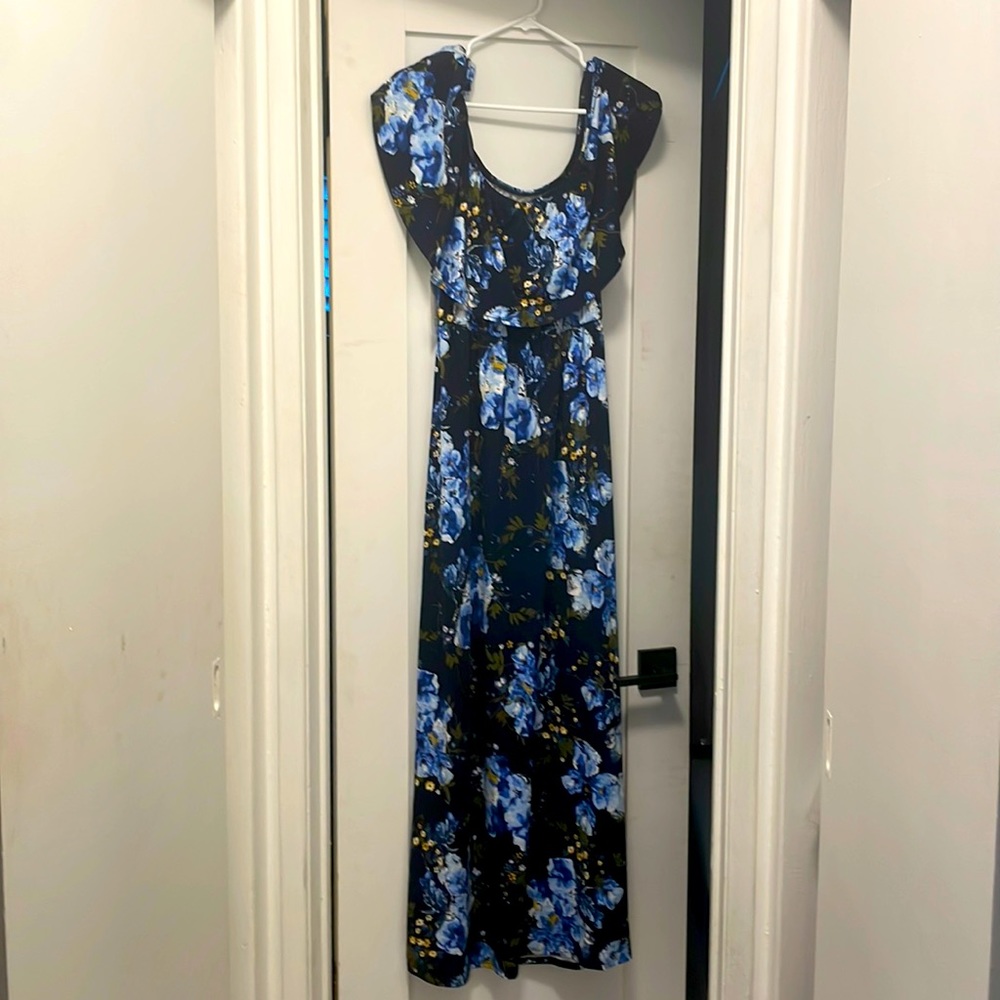 Women’s off the shoulder maternity dress